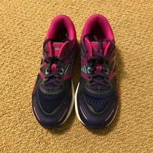 New Balance 880 girls running shoes size 5.5